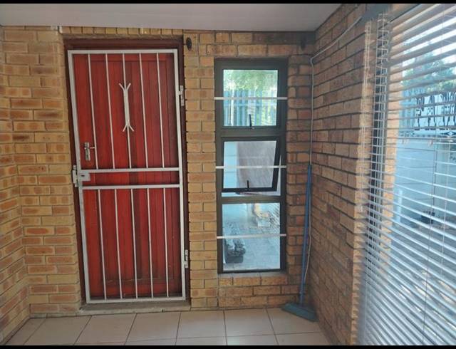 2 BEDROOM CLUSTER FOR SALE IN AMANDELRUG